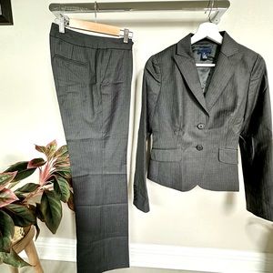 J Crew Gray suit 100% wool size 0